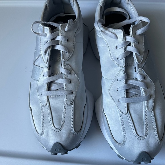 New Balance 327 sneakers EUC NWOB metallic silver - Picture 4 of 6